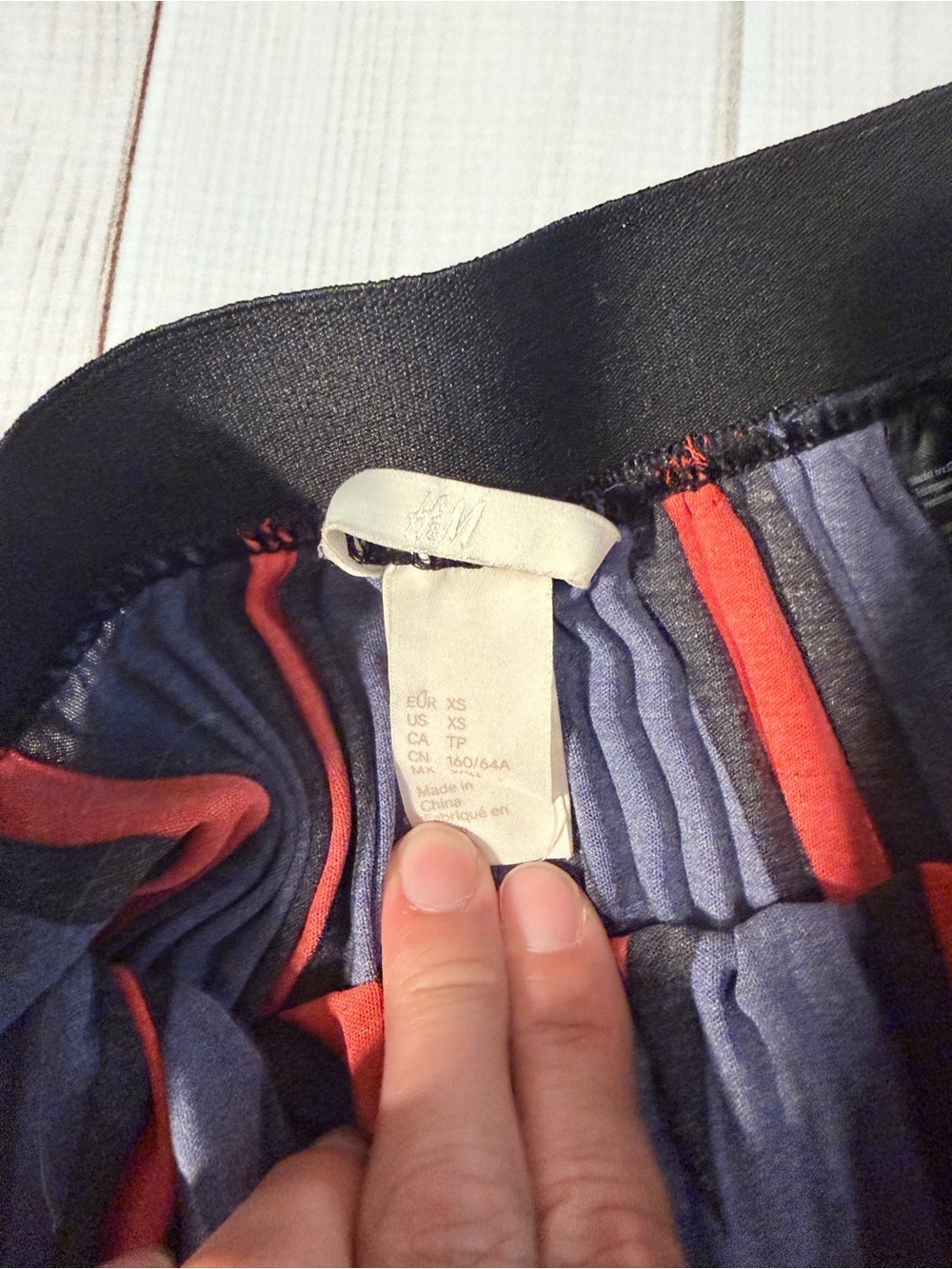 H&M Navy Pleated Skirt with Red and Black Chevron Stripes - Picture 3 of 6